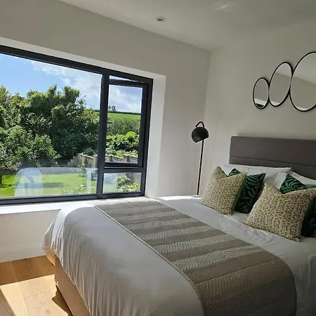 Mayflower, Seaview, Modern, 6 Beds * Mevagissey