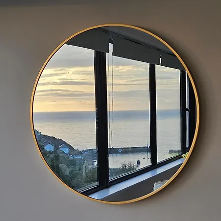 Mayflower, Seaview, Modern, 6 Beds * Mevagissey