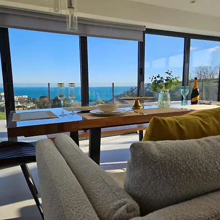Mayflower, Seaview, Modern, 6 Beds * Mevagissey