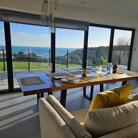 Mayflower, Seaview, Modern, 6 Beds Holiday home