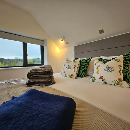 Mayflower, Seaview, Modern, 6 Beds Holiday home *